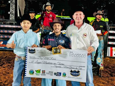 Imagem da notícia Fazenda Bruno premia campeões do rodeio de Figueirão e Zé Galdino homenageia os 22 anos de emancipação do município
